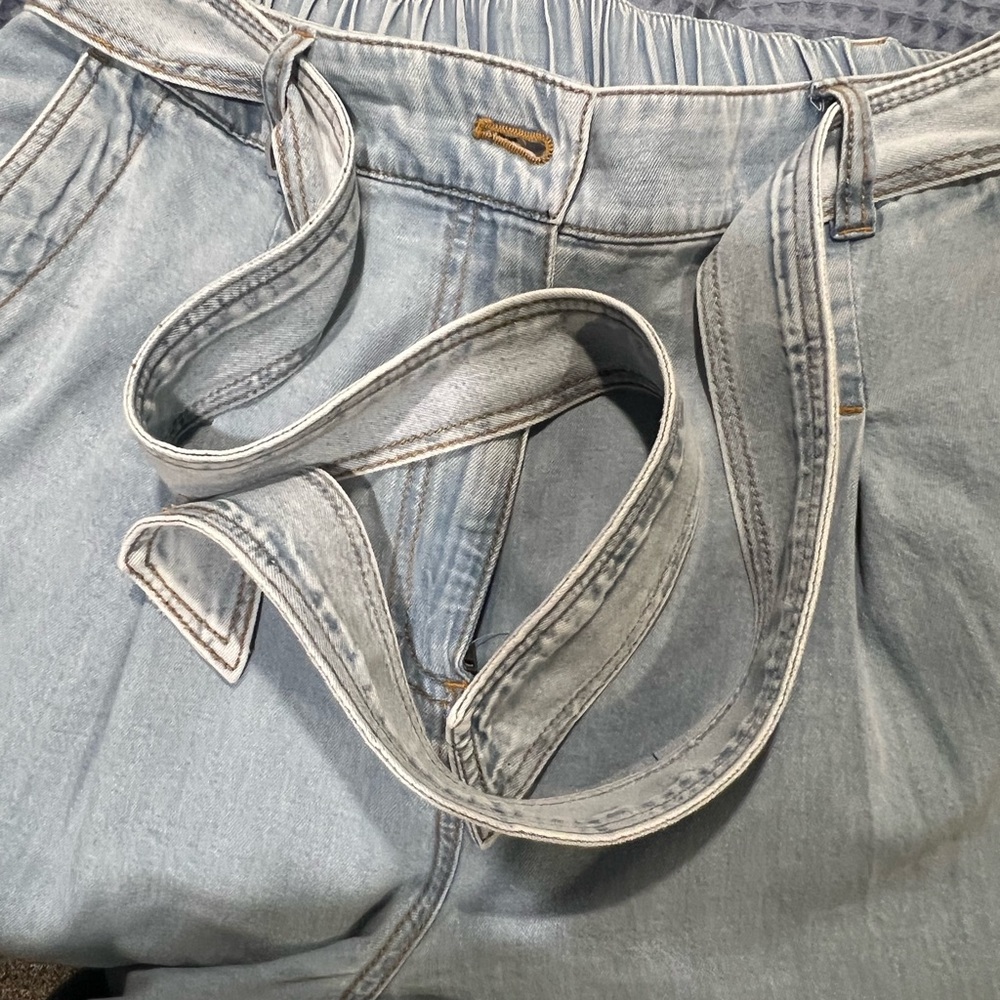 LOFT belted high rise wide leg Jeans - Picture 4 of 5